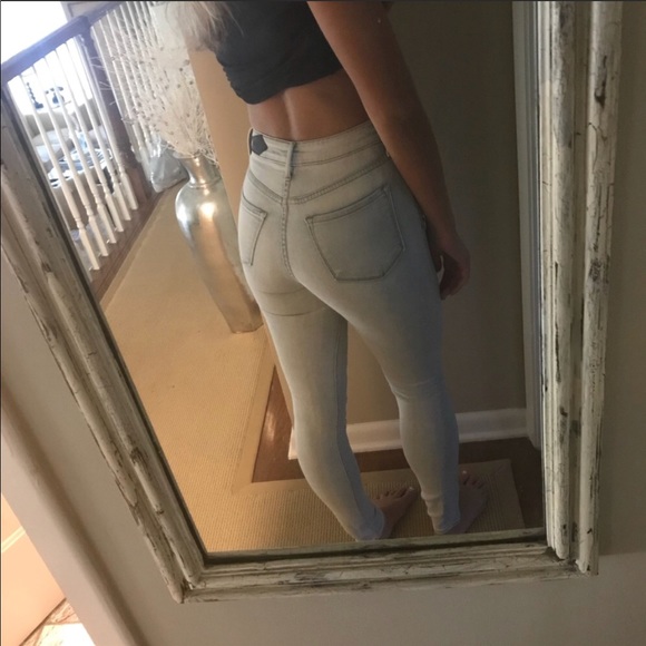 Aritzia Jeans Aritzia Paradise Mine Skinny Light Blue Jeans 26